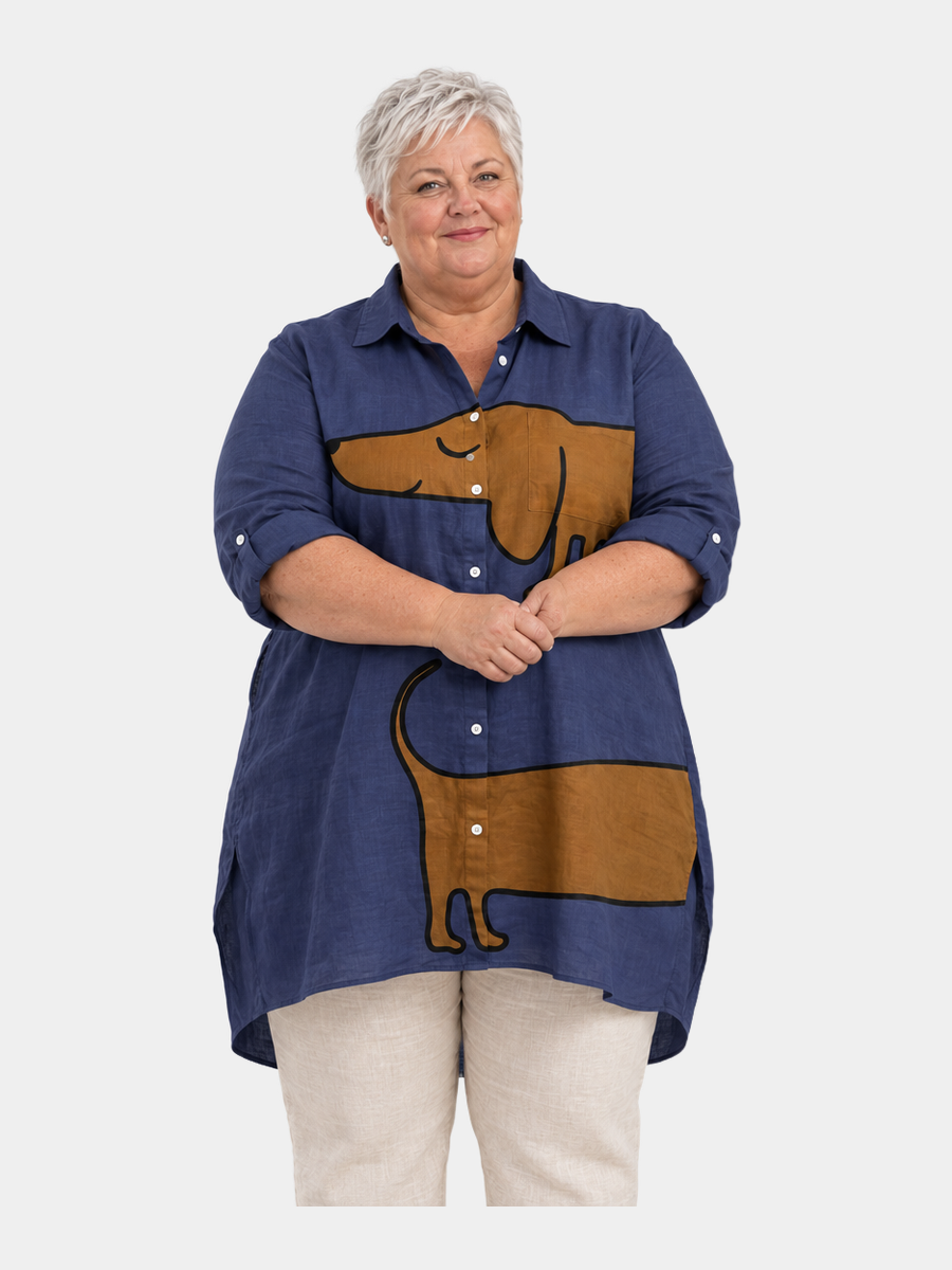 Anne relaxed tunic worn by a plus-size model