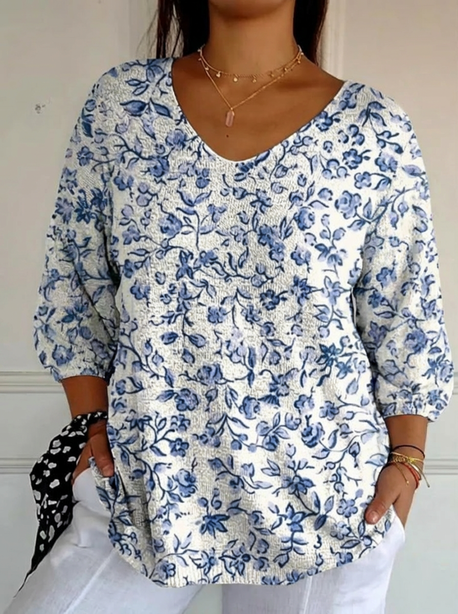 Women's Small Blue Flowers Print Casual Pullover Knit