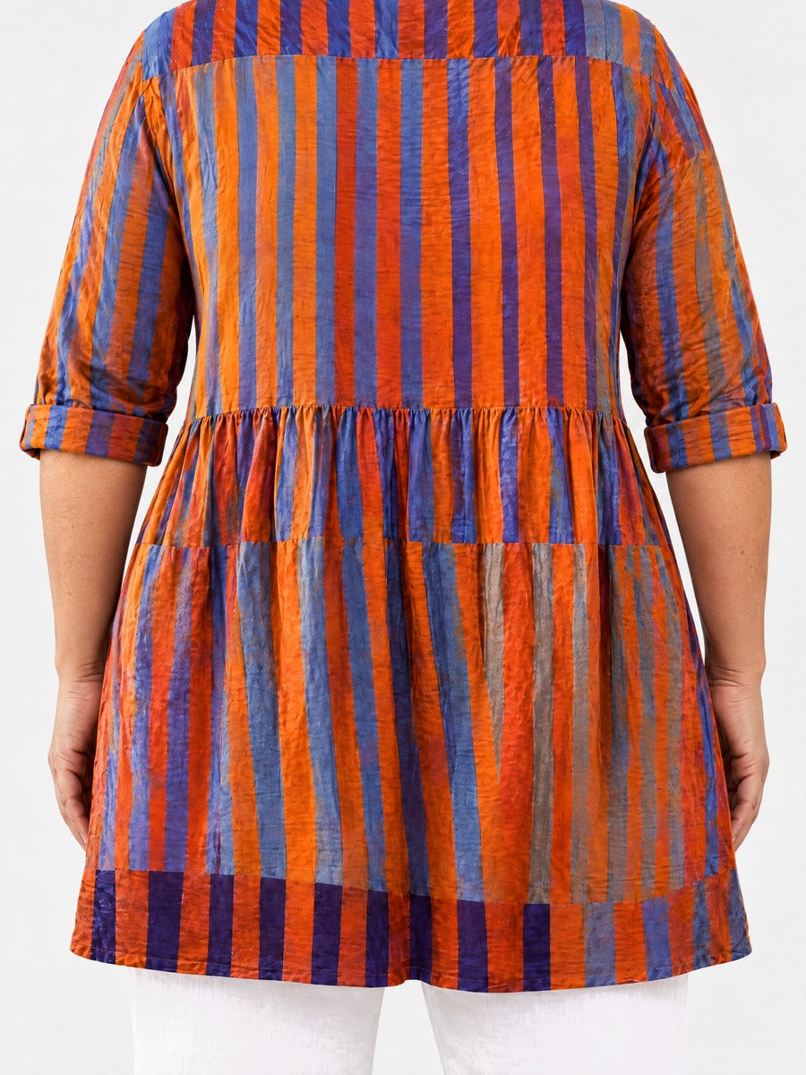 Amaia long blouse back view on a plus-size model