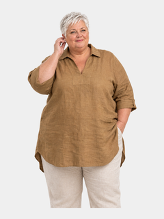 Makenna relaxed tunic worn by a plus-size model
