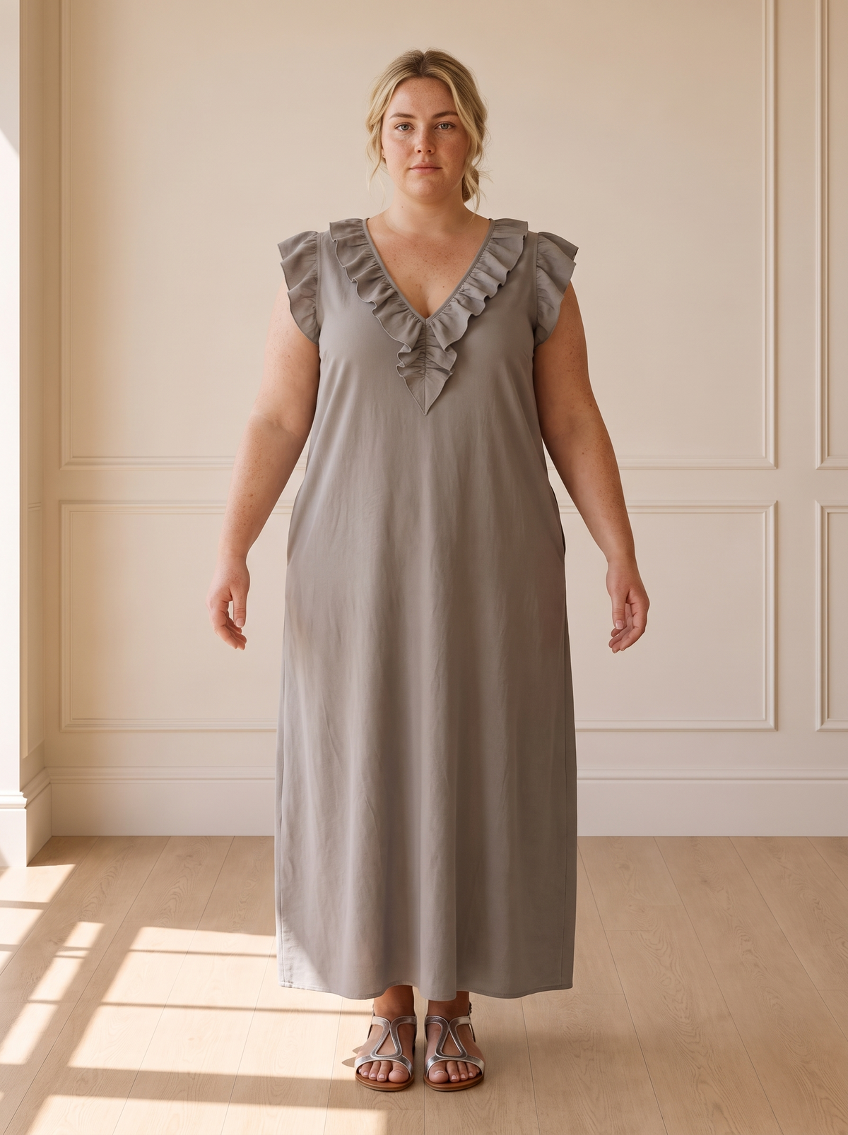 Élina Flowing Boho Dress in Grey, front view