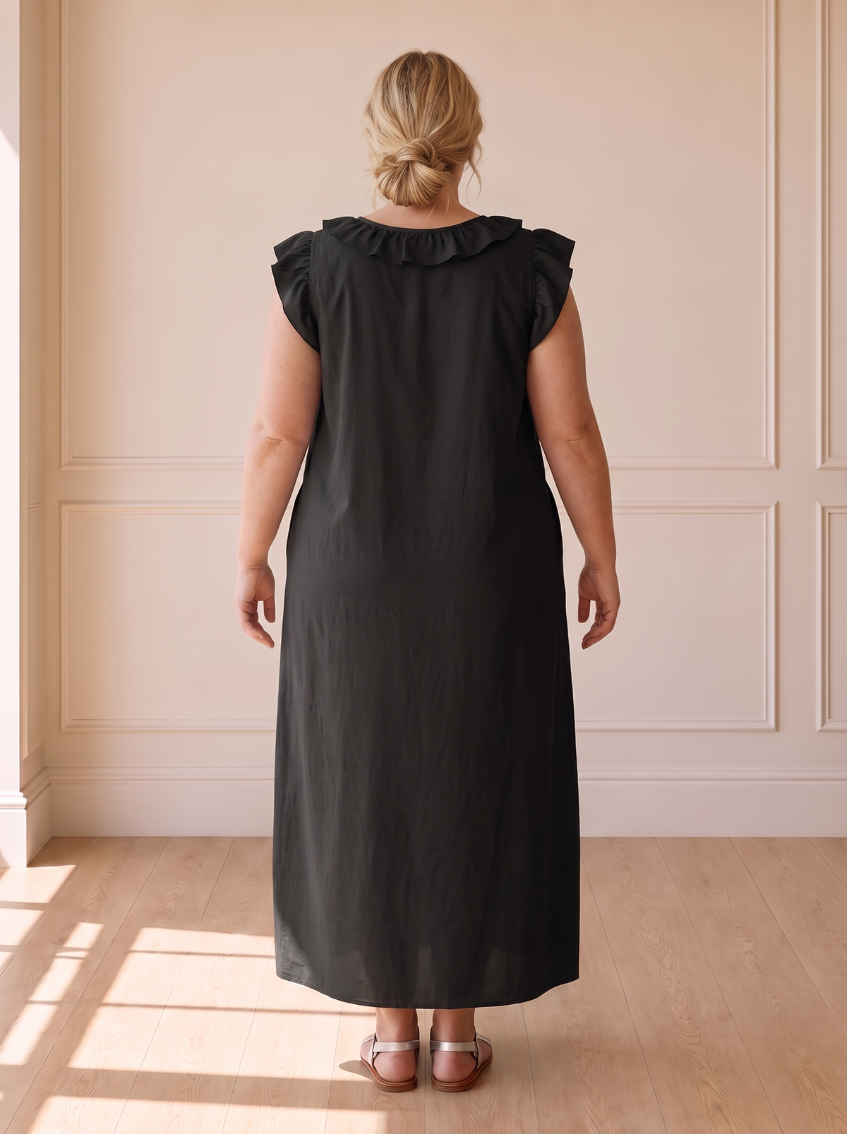 Élina Flowing Boho Dress in Black, back view
