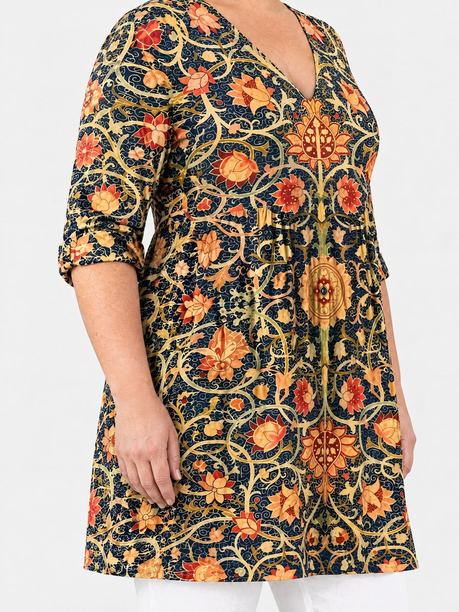 Lilian long blouse side view on a plus-size model