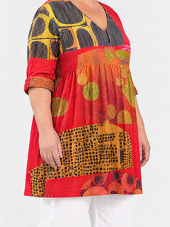 Maria long blouse side view on a plus-size model
